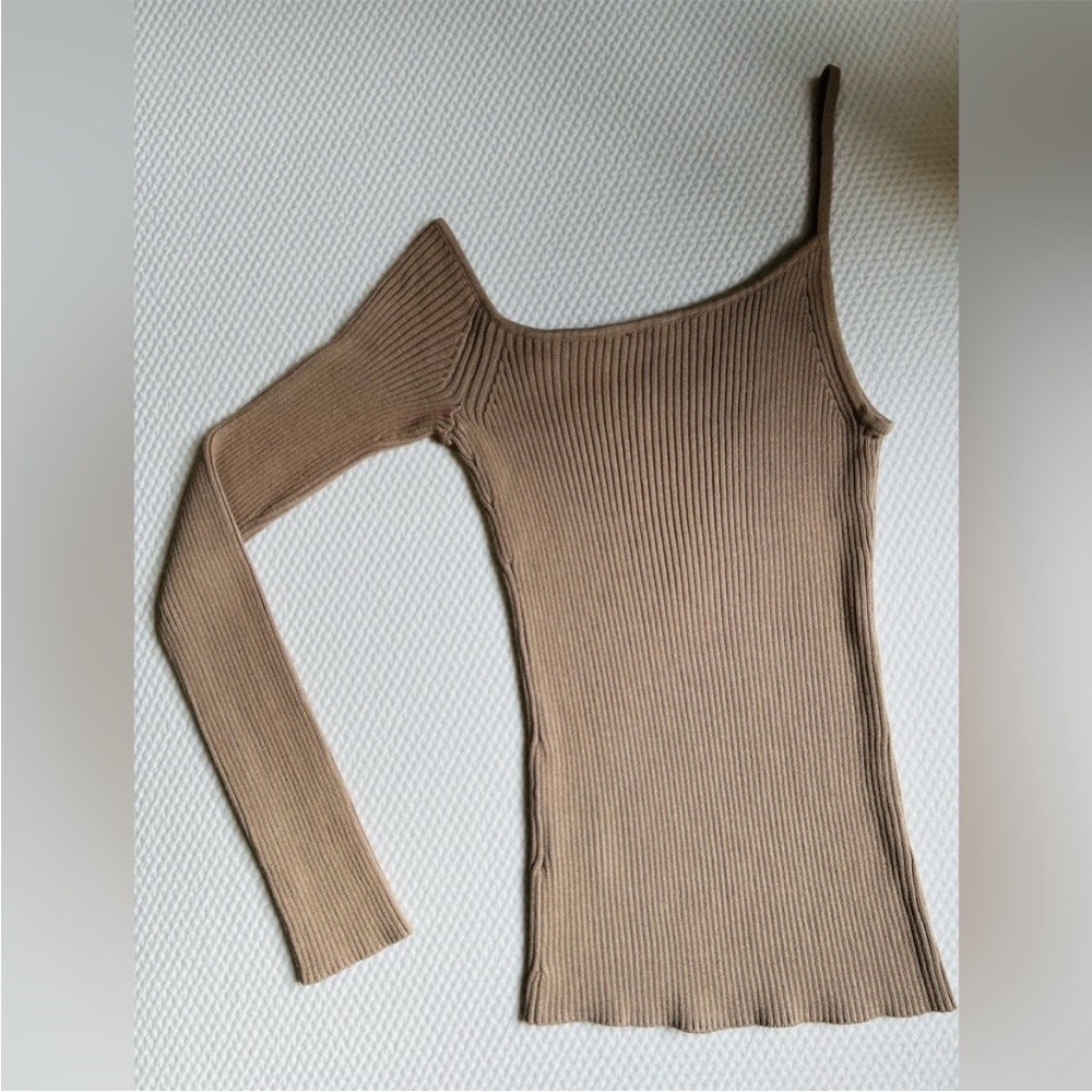 H:OURS One-Shoulder Tan Ribbed Top - Picture 7 of 7